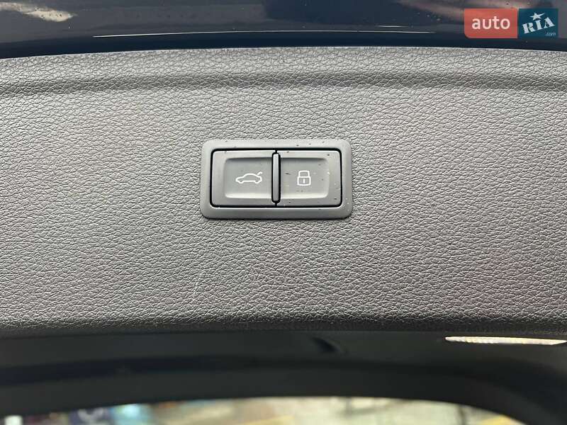 Позашляховик / Кросовер Audi Q5 2019 в Києві