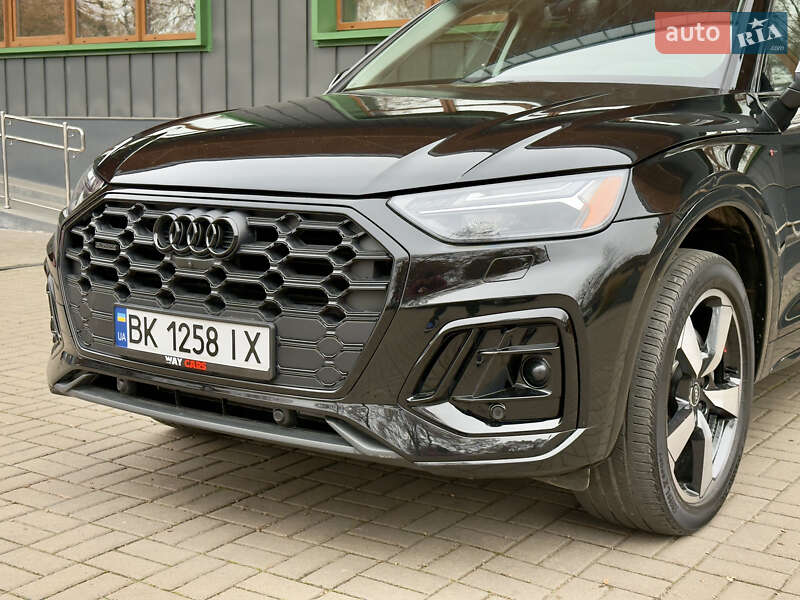 Позашляховик / Кросовер Audi Q5 2021 в Рівному