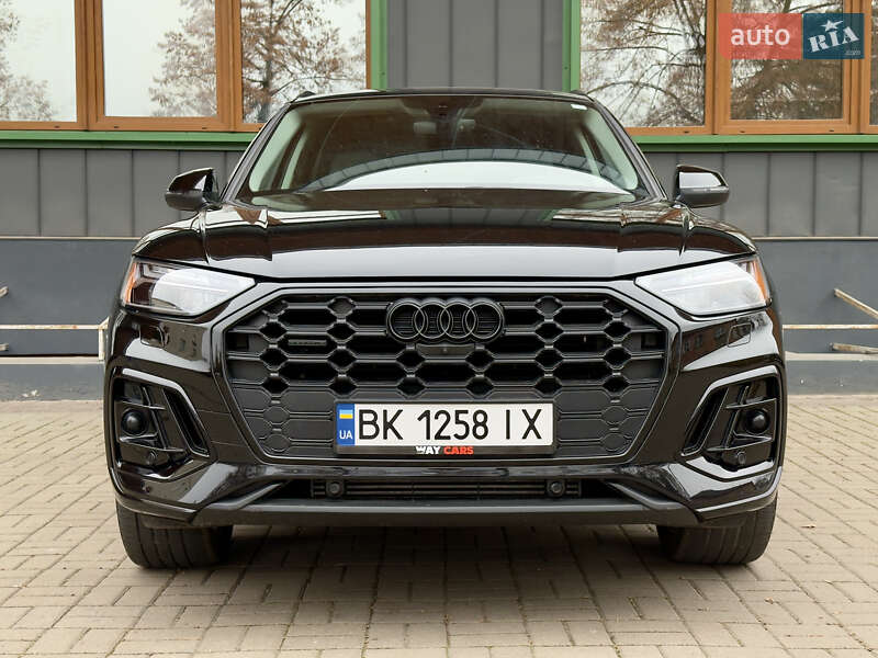 Позашляховик / Кросовер Audi Q5 2021 в Рівному