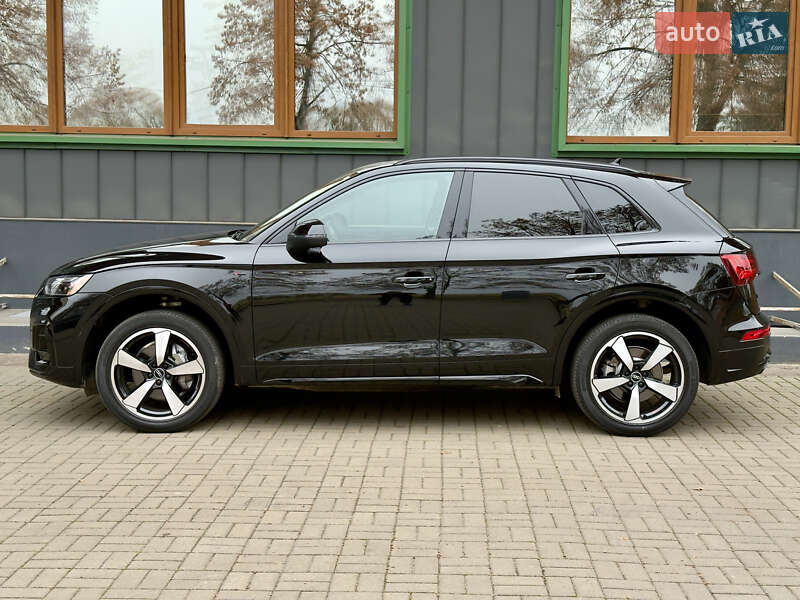 Позашляховик / Кросовер Audi Q5 2021 в Рівному
