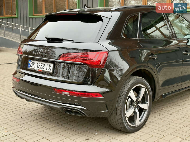Позашляховик / Кросовер Audi Q5 2021 в Рівному