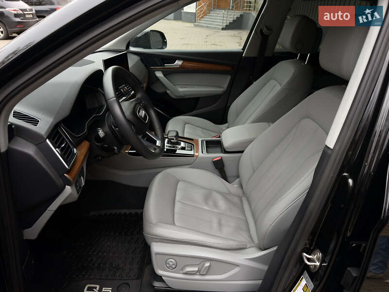 Позашляховик / Кросовер Audi Q5 2021 в Рівному