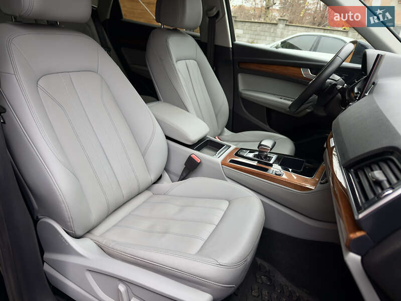 Позашляховик / Кросовер Audi Q5 2021 в Рівному