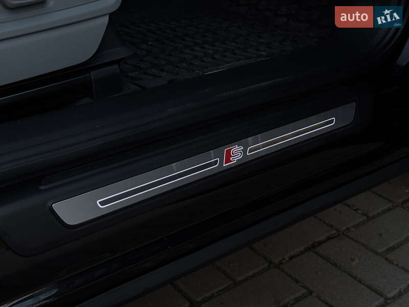 Позашляховик / Кросовер Audi Q5 2021 в Рівному