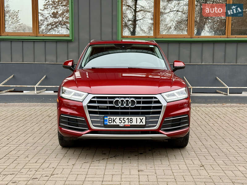 Внедорожник / Кроссовер Audi Q5 2018 в Ровно