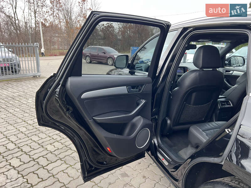 Внедорожник / Кроссовер Audi Q5 2017 в Нововолынске