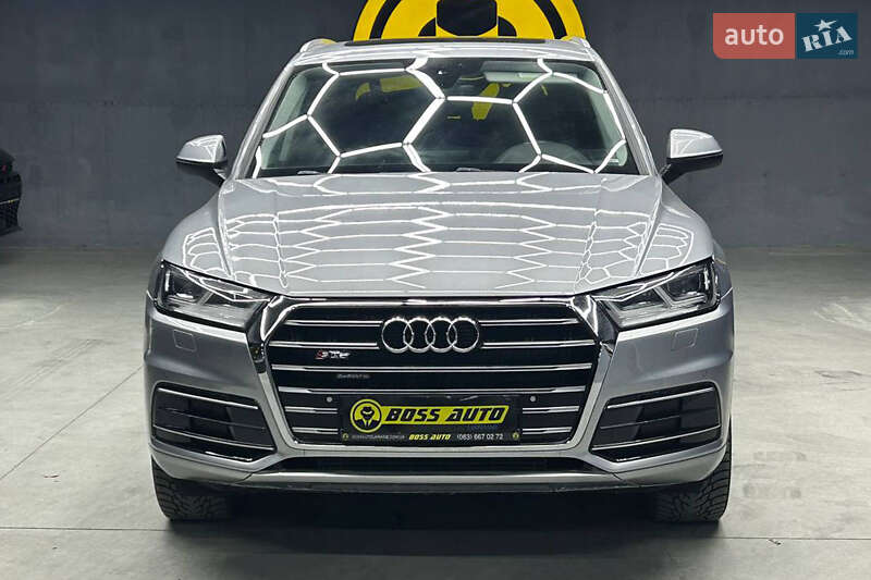 Позашляховик / Кросовер Audi Q5 2018 в Чернівцях