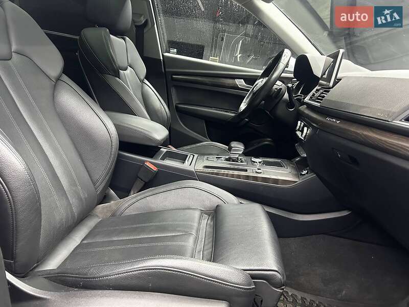 Позашляховик / Кросовер Audi Q5 2018 в Чернівцях