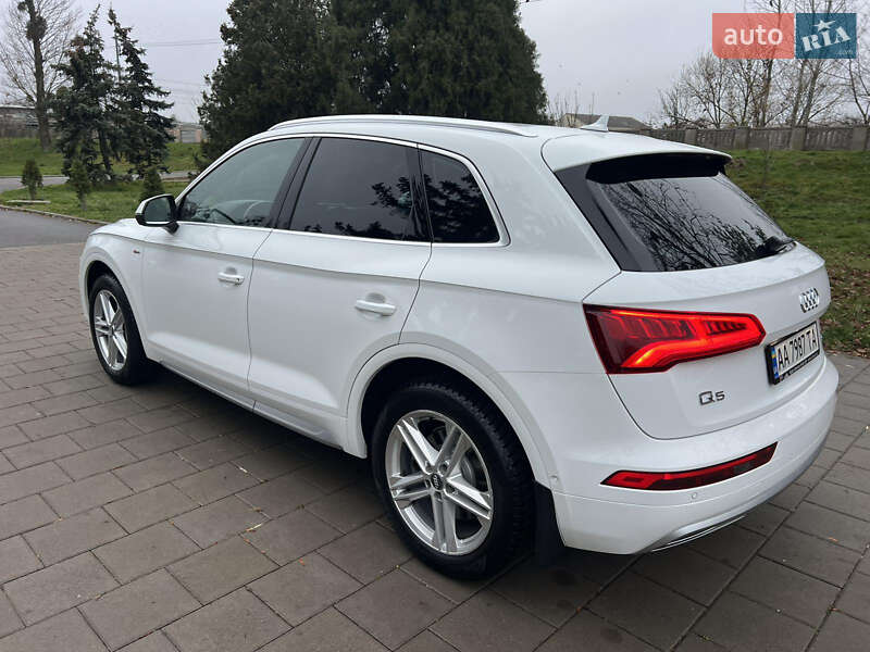 Позашляховик / Кросовер Audi Q5 2017 в Вінниці