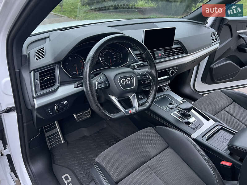 Позашляховик / Кросовер Audi Q5 2017 в Вінниці