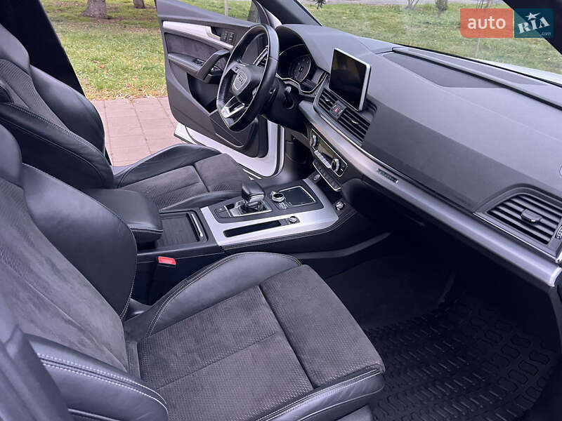 Позашляховик / Кросовер Audi Q5 2017 в Вінниці