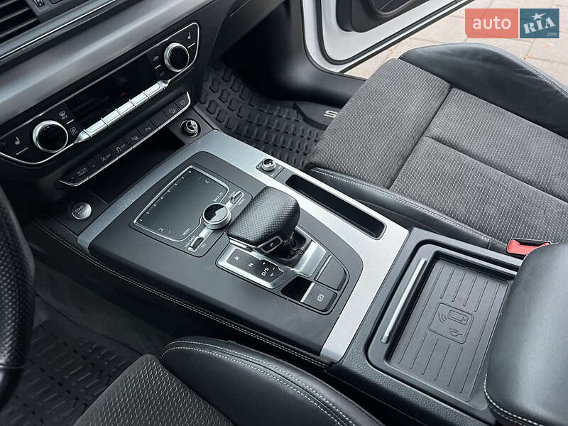 Позашляховик / Кросовер Audi Q5 2017 в Вінниці