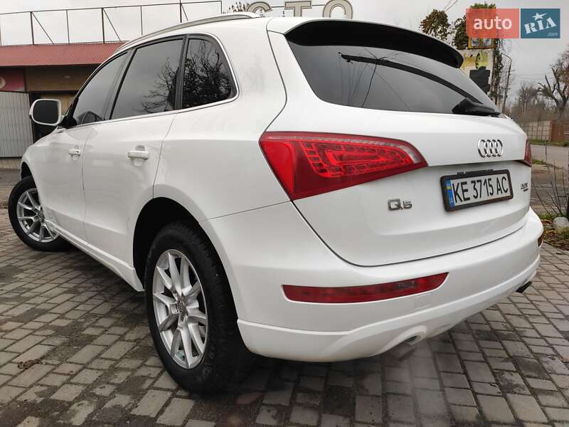 Позашляховик / Кросовер Audi Q5 2011 в Кривому Розі