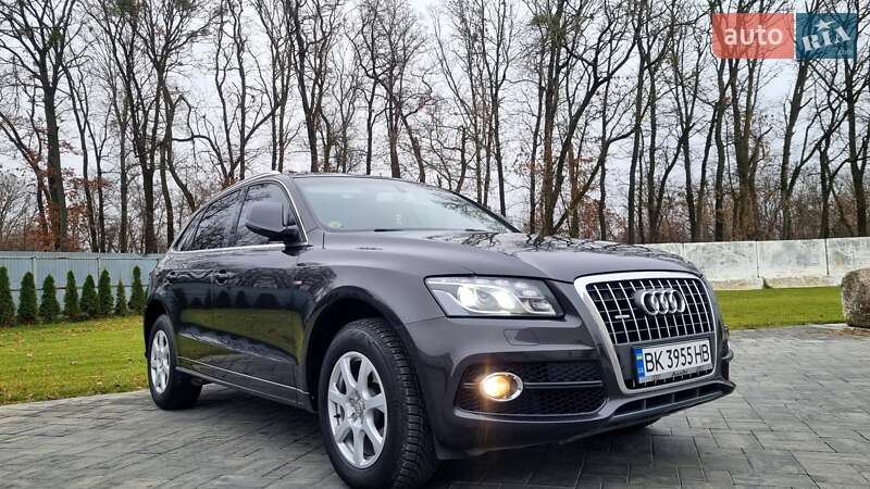 Внедорожник / Кроссовер Audi Q5 2012 в Луцке