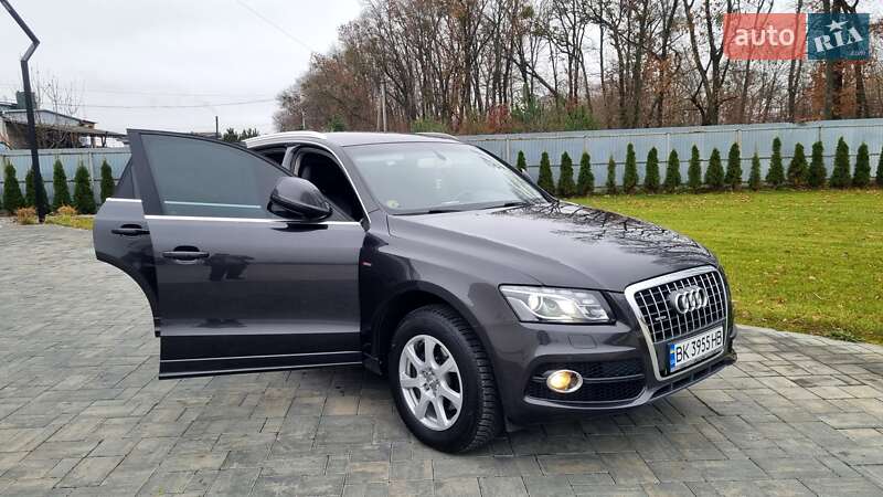 Внедорожник / Кроссовер Audi Q5 2012 в Луцке