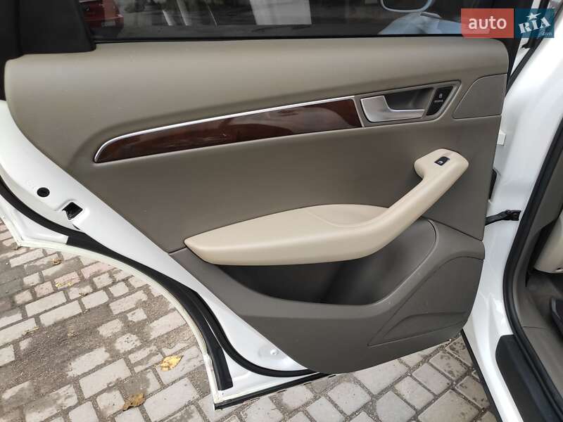 Позашляховик / Кросовер Audi Q5 2011 в Кривому Розі