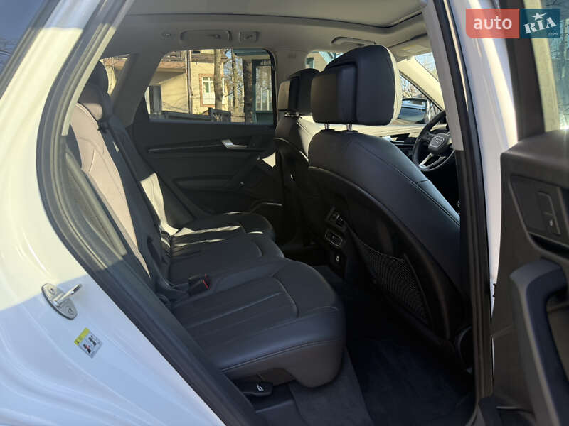 Внедорожник / Кроссовер Audi Q5 2020 в Киеве