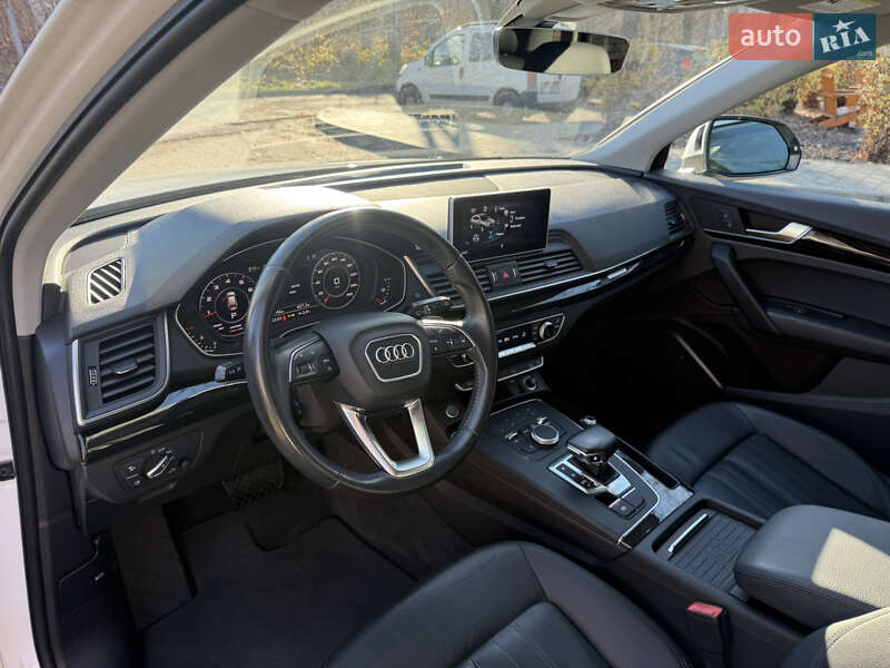 Внедорожник / Кроссовер Audi Q5 2020 в Киеве