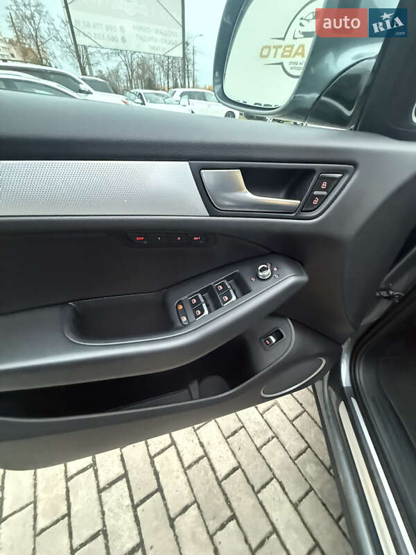 Позашляховик / Кросовер Audi Q5 2016 в Рівному