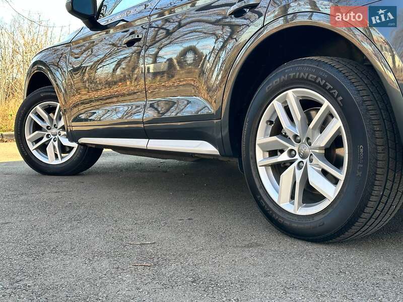 Внедорожник / Кроссовер Audi Q5 2020 в Киеве