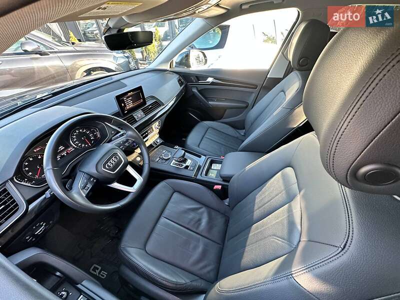 Внедорожник / Кроссовер Audi Q5 2020 в Киеве