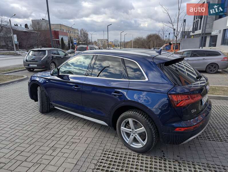 Позашляховик / Кросовер Audi Q5 2017 в Львові