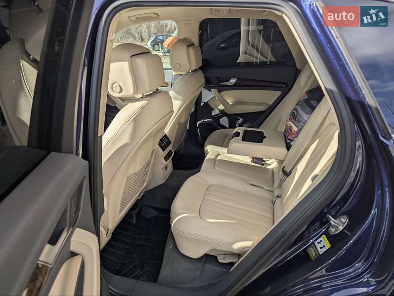 Позашляховик / Кросовер Audi Q5 2017 в Львові