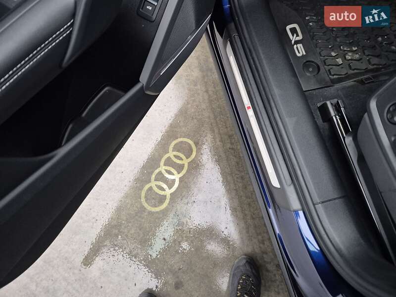 Внедорожник / Кроссовер Audi Q5 2023 в Барышевке