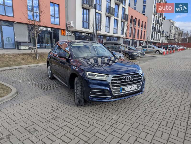 Позашляховик / Кросовер Audi Q5 2017 в Львові