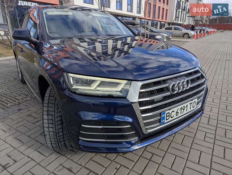 Позашляховик / Кросовер Audi Q5 2017 в Львові