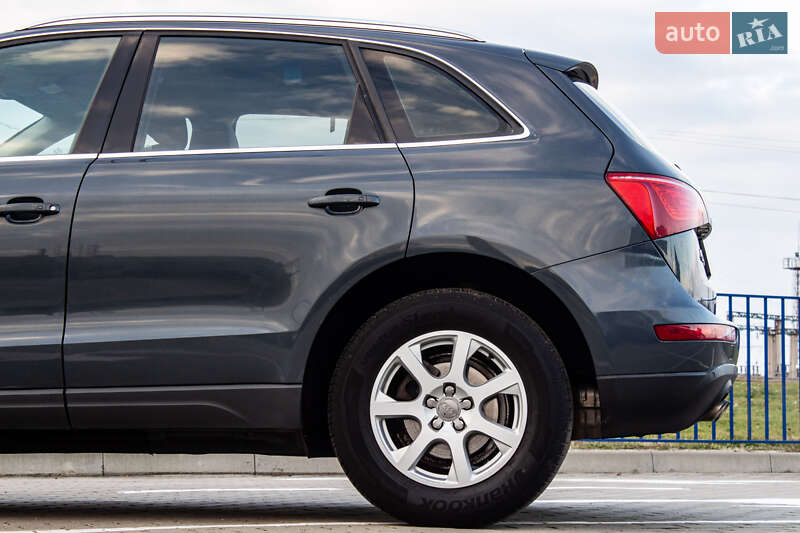Внедорожник / Кроссовер Audi Q5 2009 в Нововолынске