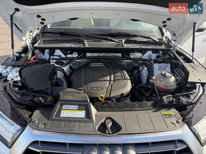 Позашляховик / Кросовер Audi Q5 2017 в Львові