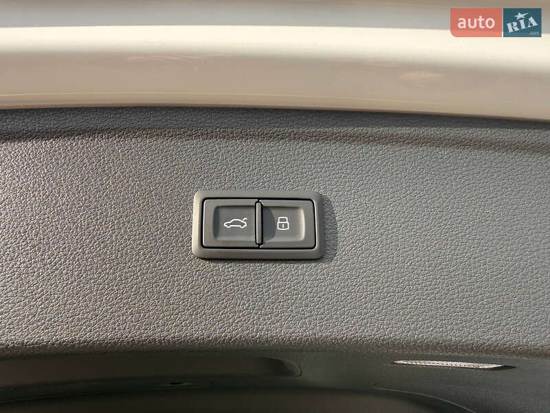 Позашляховик / Кросовер Audi Q5 2017 в Львові