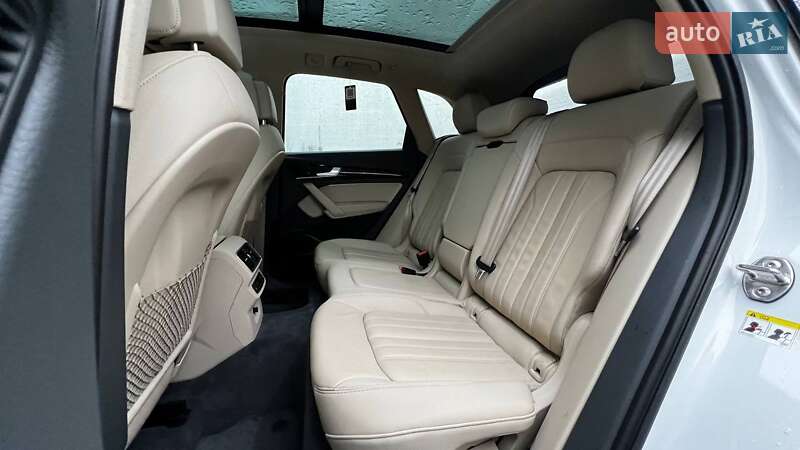 Внедорожник / Кроссовер Audi Q5 2017 в Киеве