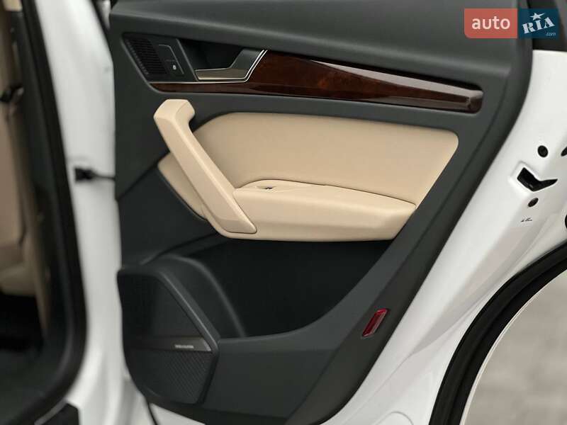 Внедорожник / Кроссовер Audi Q5 2017 в Киеве