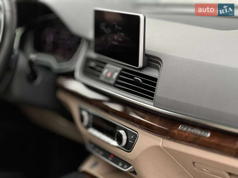 Внедорожник / Кроссовер Audi Q5 2017 в Киеве