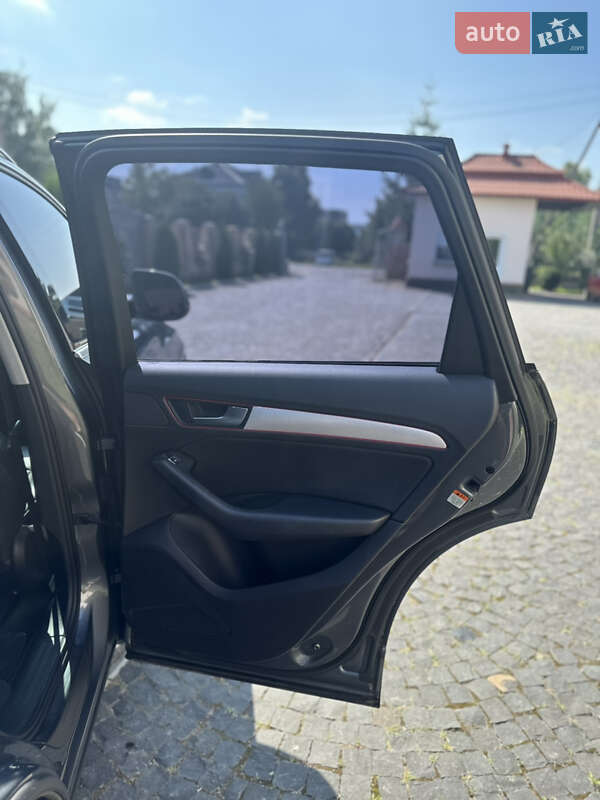 Позашляховик / Кросовер Audi Q5 2012 в Золочеві