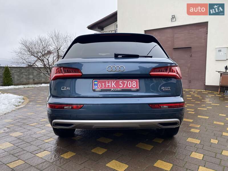 Позашляховик / Кросовер Audi Q5 2017 в Рівному