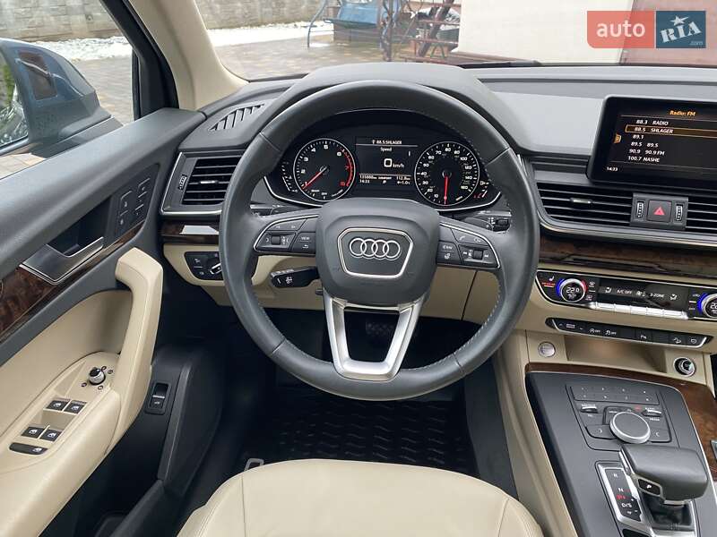 Позашляховик / Кросовер Audi Q5 2017 в Рівному