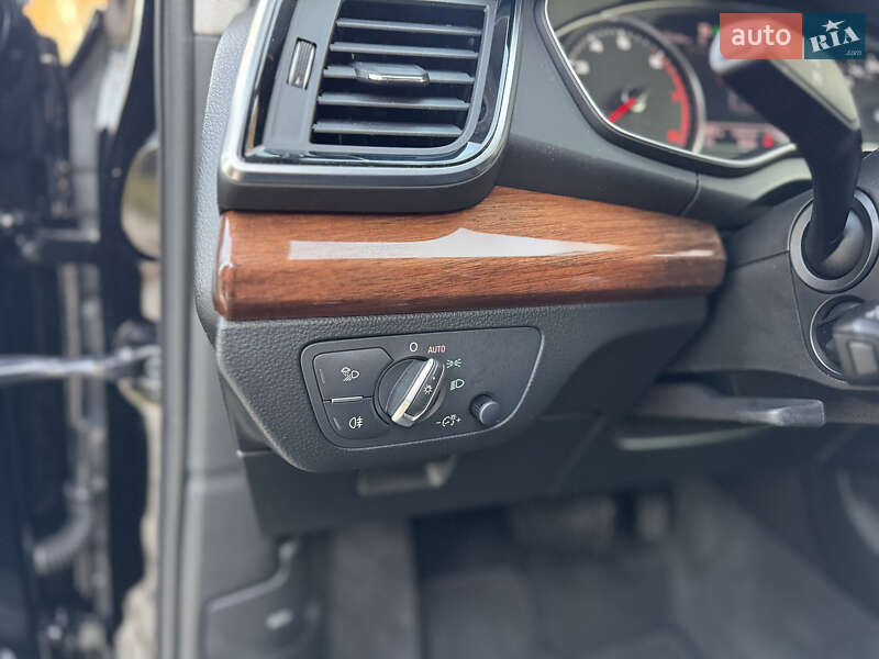 Внедорожник / Кроссовер Audi Q5 2020 в Новояворовске