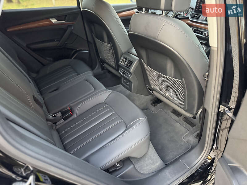 Внедорожник / Кроссовер Audi Q5 2020 в Новояворовске