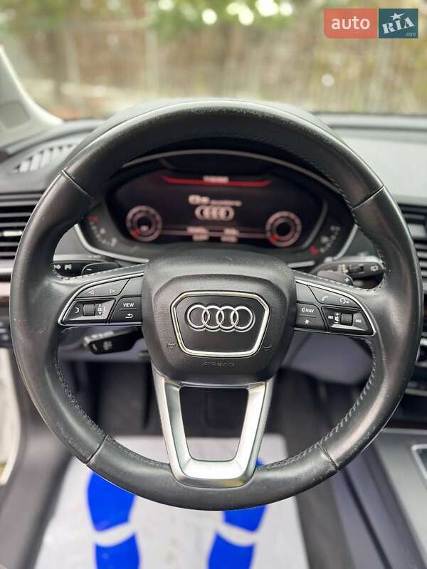 Внедорожник / Кроссовер Audi Q5 2018 в Луцке