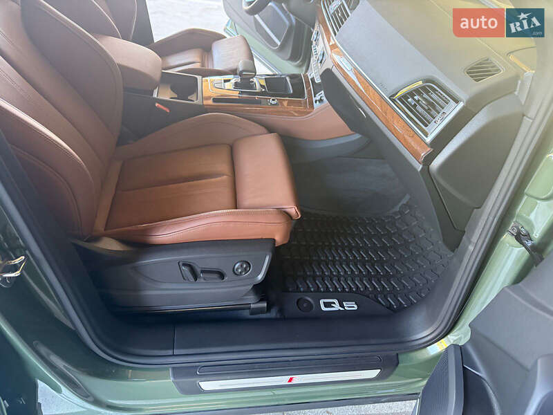 Позашляховик / Кросовер Audi Q5 2023 в Києві