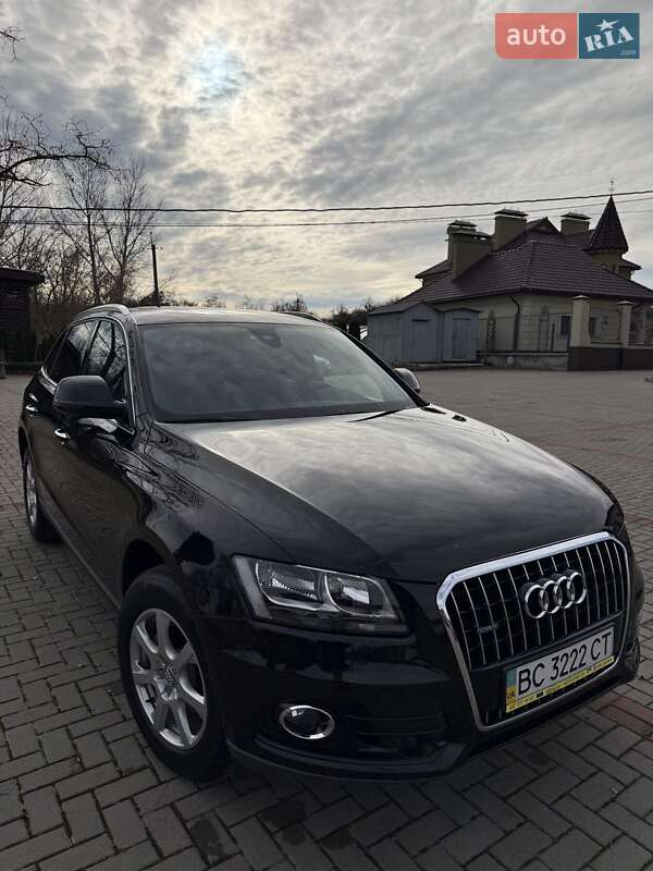 Позашляховик / Кросовер Audi Q5 2015 в Золочеві