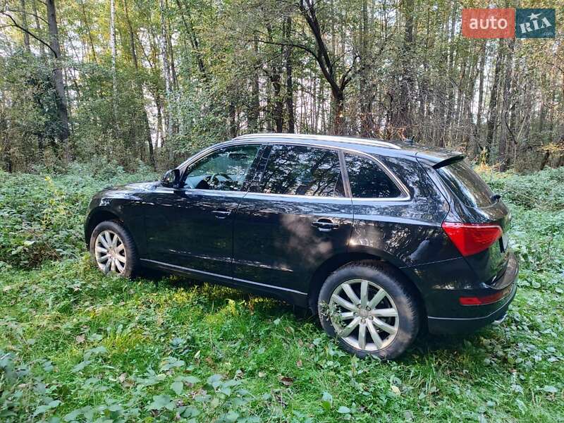 Позашляховик / Кросовер Audi Q5 2011 в Чернігові