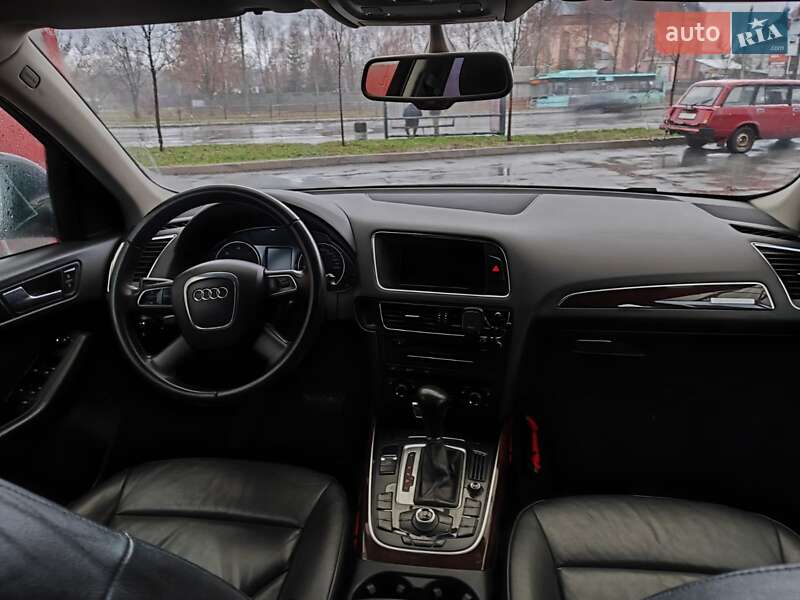 Позашляховик / Кросовер Audi Q5 2011 в Чернігові