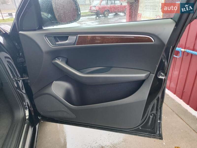 Позашляховик / Кросовер Audi Q5 2011 в Чернігові