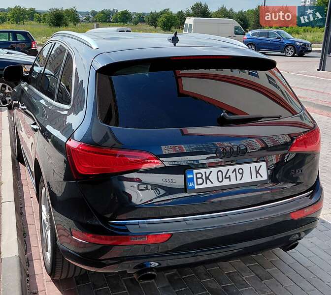 Позашляховик / Кросовер Audi Q5 2017 в Вараші