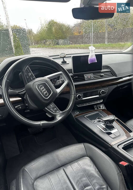 Внедорожник / Кроссовер Audi Q5 2018 в Владимире