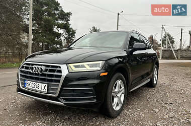 Внедорожник / Кроссовер Audi Q5 2018 в Сарнах